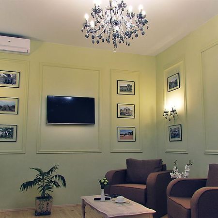 Classic Apartment On Zhukovskoho Одесса Экстерьер фото